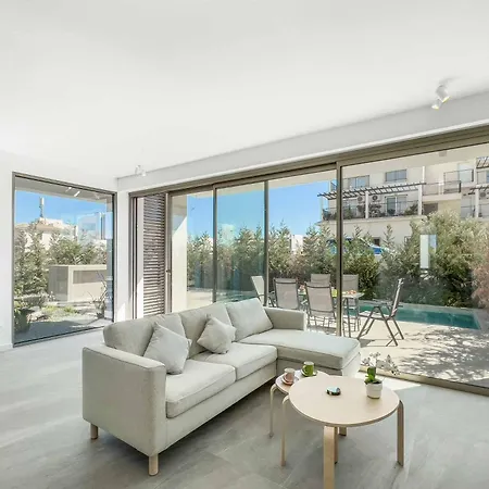 Azure Seaview Garnet Paralimni