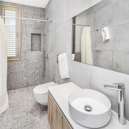 Вилла Azure Seaview Garnet