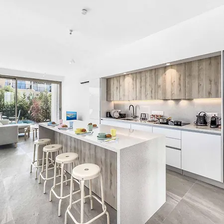 Вилла Azure Seaview Garnet Паралимни