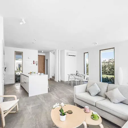 Villa Azure Seaview Garnet